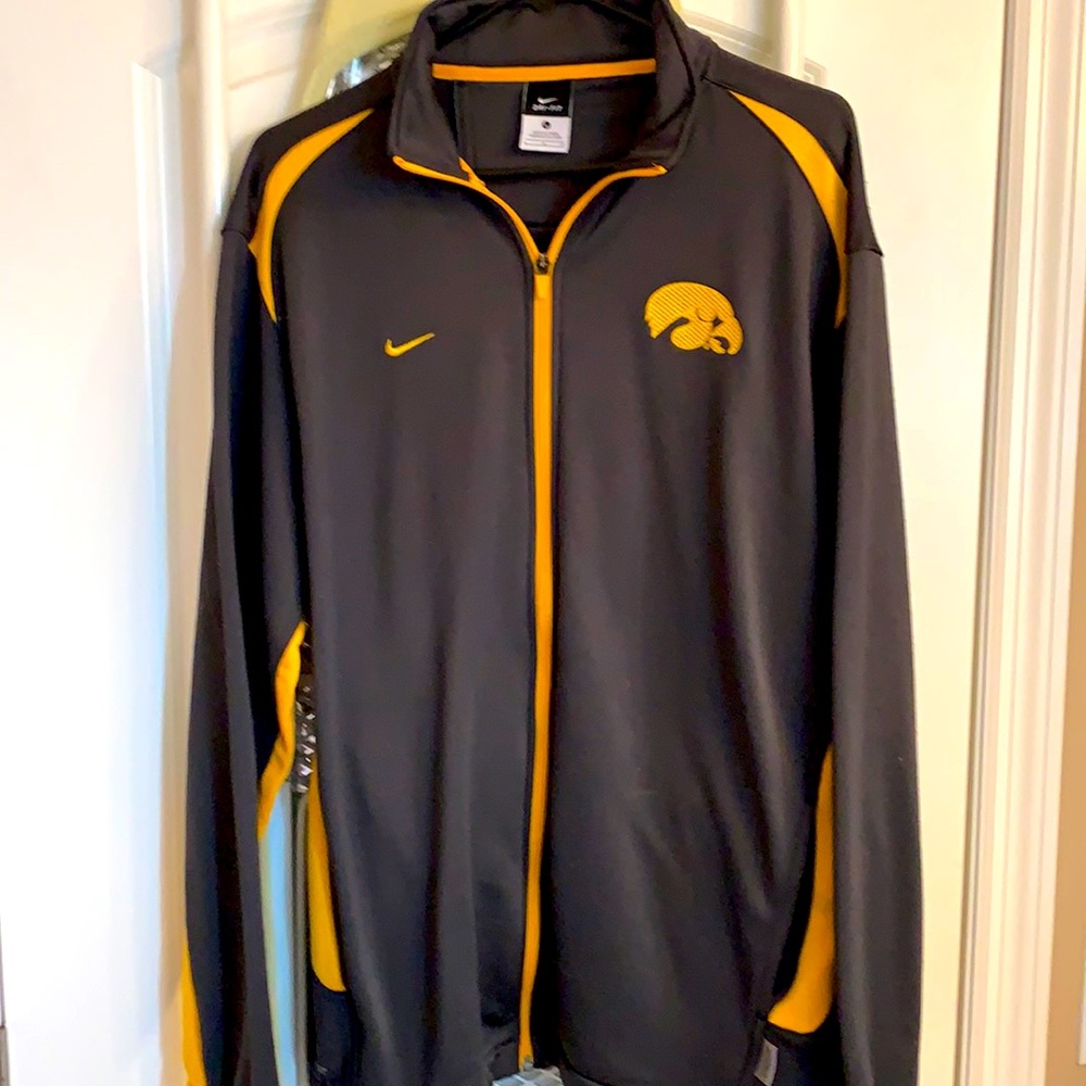 Men’s Iowa Hawkeyes Nike full zip up